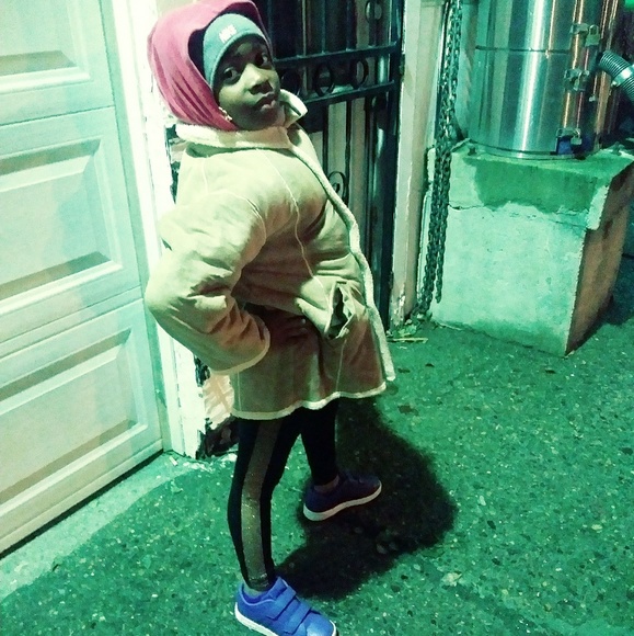 Meet your Posher, Kay - Picture 3 of 12